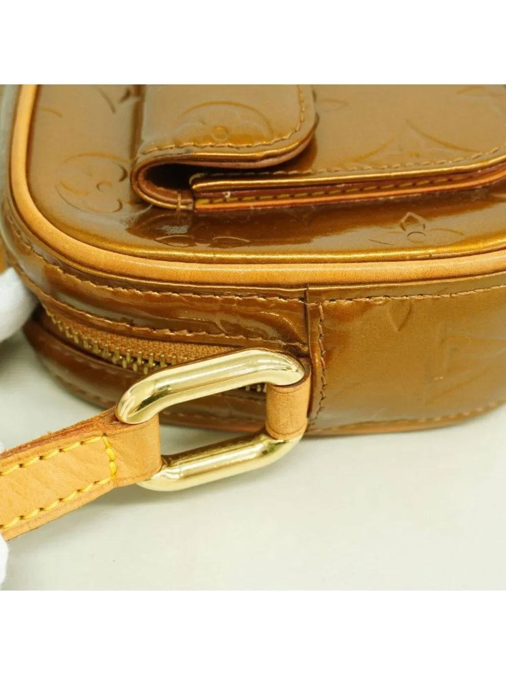 Louis Vuitton Shoulder Bag Vernis Christie MM Blanc
